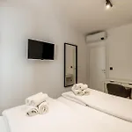 Awesome In With House Sea View