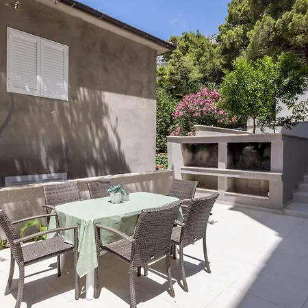 公寓 Awesome In With House Sea View