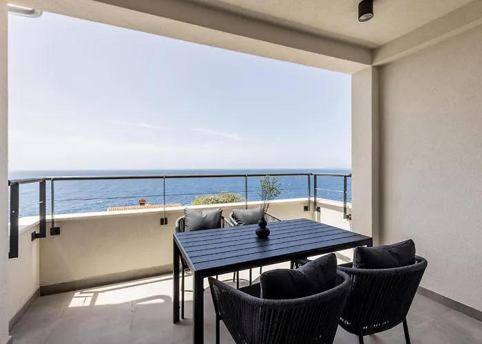 Awesome In With House Sea View *