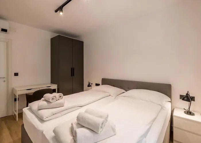 Awesome In With House Sea View Potomje