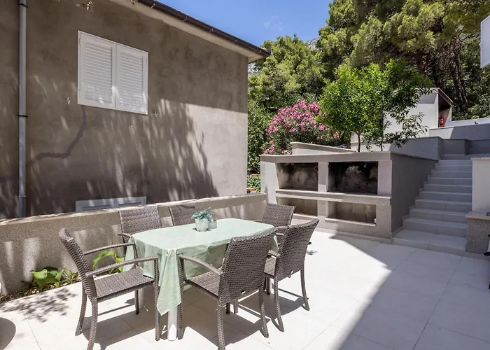 公寓 Awesome In With House Sea View