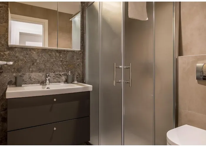 Awesome In With House Sea View